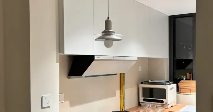 她硬要在厨房“开个洞”，遭到全家反对，完工全家跪着道歉！