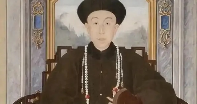 弘昼死后，乾隆在他的遗物里发现一张纸条