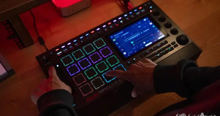 Akai 推出新一代独立音乐制作工作站 MPC Live III更新