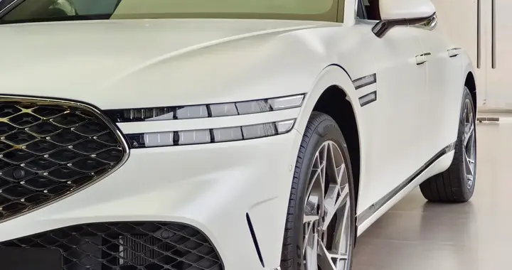 硬刚迈巴赫？捷尼赛思G90的实力撑得起野心吗？