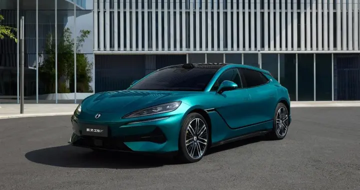 全新腾势Z9GT首台交付，新能源豪华价值标杆！