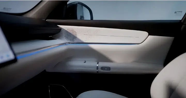 两大一小躺进去不挤，长安启源Q07的后排实测服了