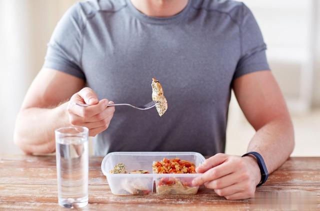 少吃一点，活得更久？饥饿背后的长寿密码！