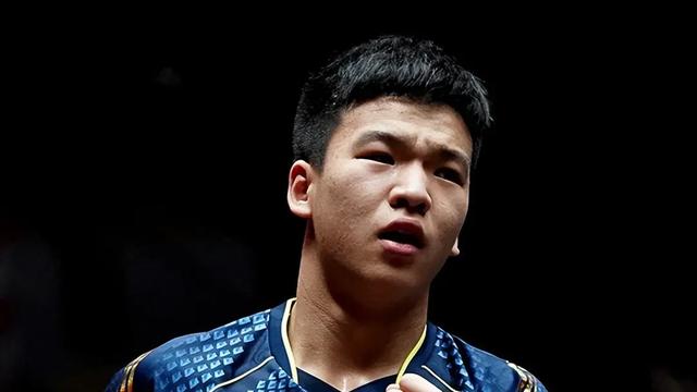 五月爱吃面条：昨天的向鹏，今天的黄友政