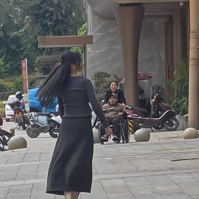 请叫我猴哥：其实我更愿意称她为四川南充的