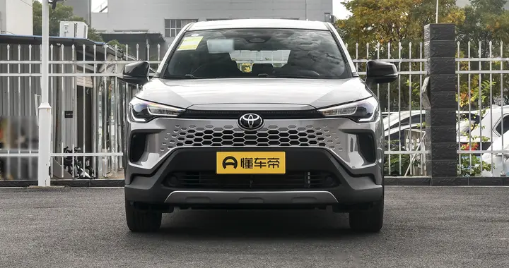 一汽丰田卡罗拉锐放：智电双擎新年焕新，都市青年的理想座驾