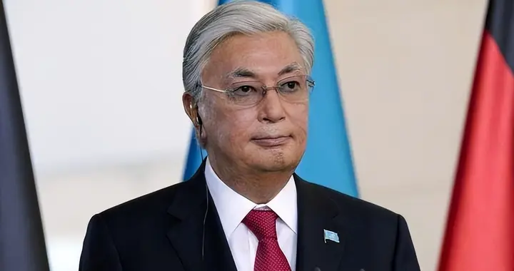 炮弹炸到家门口！乌克兰这一炸，把哈萨克斯坦总统炸出了一身冷汗