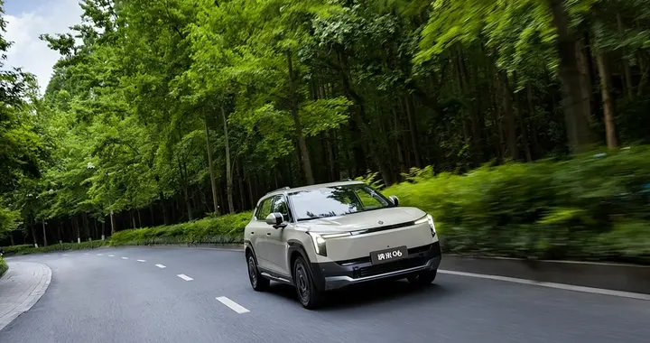 10万级纯电SUV卷疯了！纳米06这波操作，务实党直接冲就完事儿