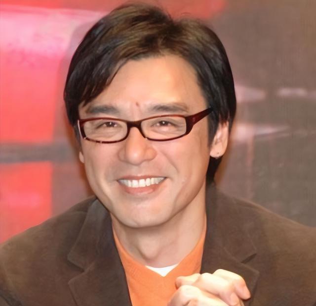 钟镇涛：拒绝前妻章小蕙复婚，58岁再当爸，如今有四个孩子很幸福