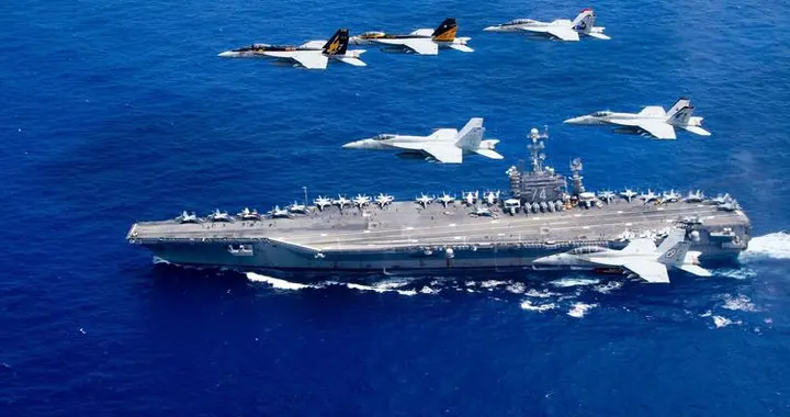 解放军警告日本后，新加坡总理传出杂音，暗示中国应放下历史成见