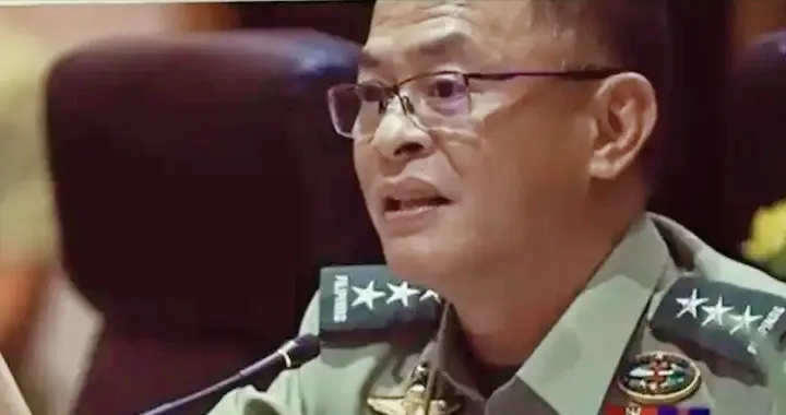 新总长刚上任仅两天，菲律宾船又闯黄岩岛，中方不能再手下留情了