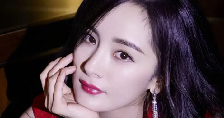 高清壁纸—杨幂艳色裙写真