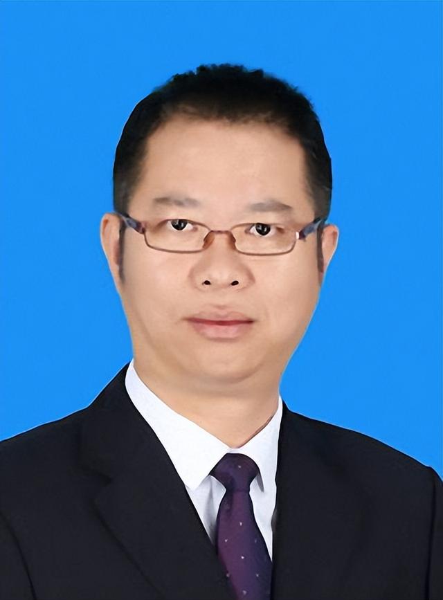 漳州东山县县委书记简介