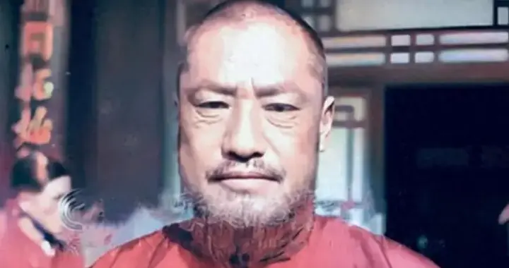 “青海王”的马步芳真实相貌，荒淫好色，一脸凶狠，72岁客死沙特