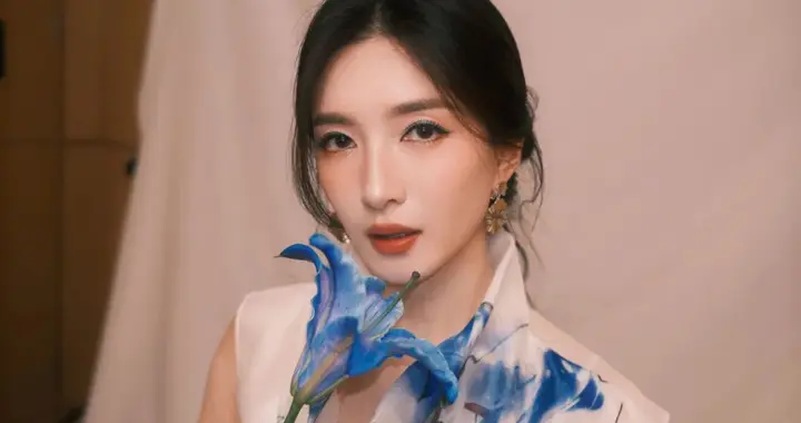 江疏影，清冷蓝百合