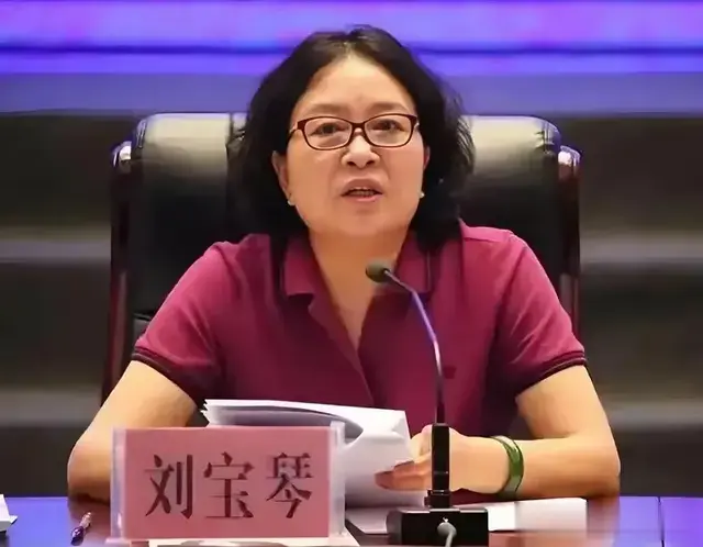 绝不姑息！陕西揪出巨腐“蛀虫”，简直大快人心，加大力度继续查