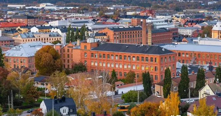 天堂的代价：那个“撩开胸”的决定，如何让瑞典坠入深渊