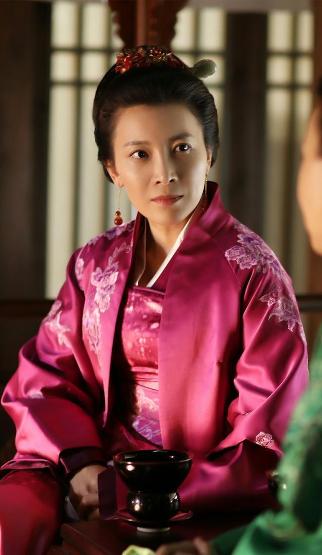 张棪琰：爷爷是初代导演，巅峰期嫁美籍商人，如今卖护肤品养儿女