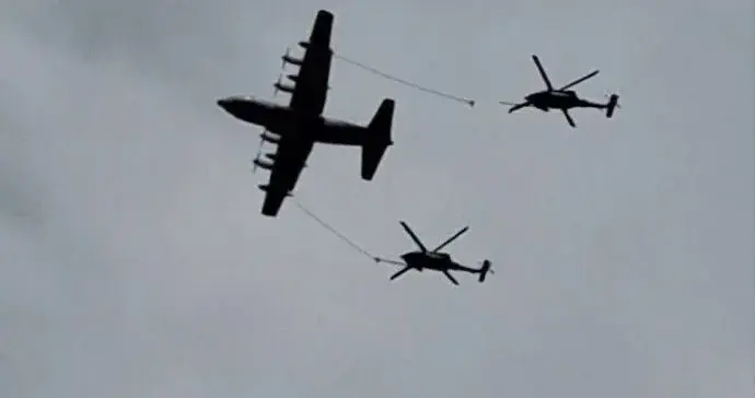 美军出动HC-130J和黑鹰直升机搜救被击落战机飞行员