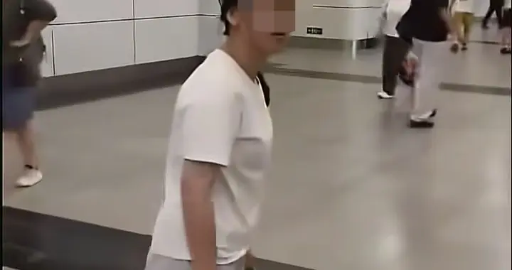 广州东站冲突后续：女子情绪崩溃怒怼工作人员，背后原因让人心酸