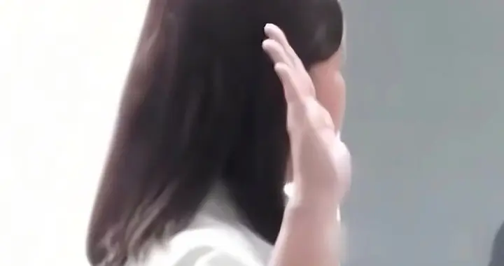投票55比0，门都没出。副总统萨拉就这样被拿下了？