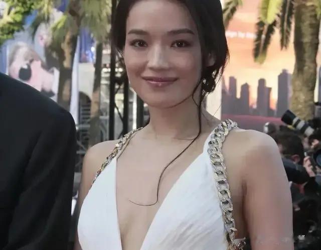 舒淇：打破传统审美的真实魅力