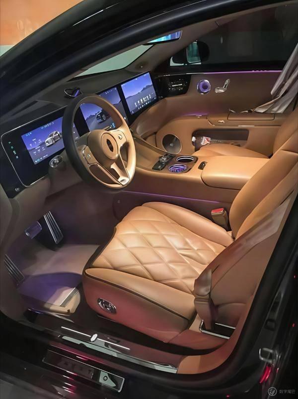 疑似尊界 S800 内饰实拍图流出，够「尊」吗？