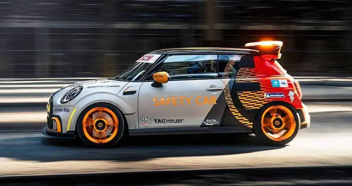 新款电动MINI JCW上市，限时仅售22万多，剑指smart精灵