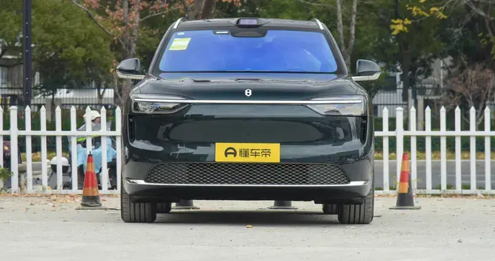 问界M7：家庭出行最怕“临时慌张”，路线和车内秩序安排好更从容