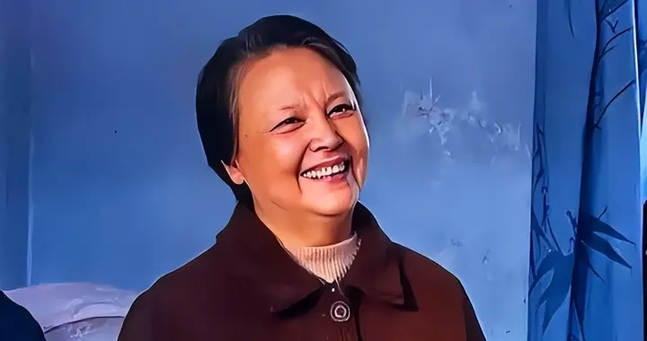 从主持人到演员，她为儿子息影，但在丈夫肝癌去世后，靠演技出圈