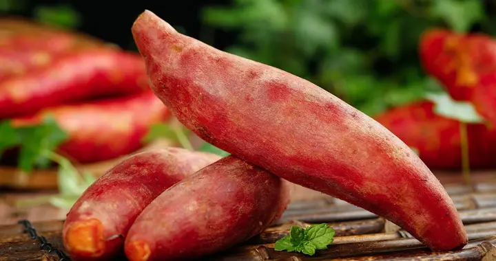 红薯是高血脂的“加速剂”？医生：这2种食物，平常最好少吃