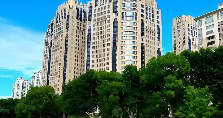 玻璃大王也来争夺上海滩？