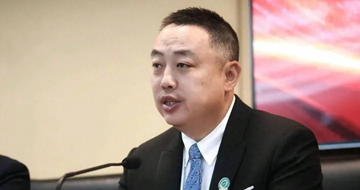 刘国梁争议：年薪40万，女儿千万级高尔夫教育投入，钱从哪里来？