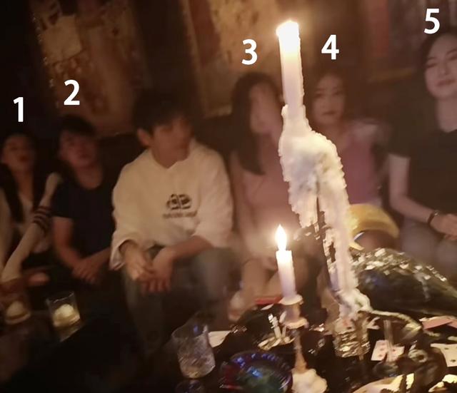 向佐出轨风波升级！与5位美女夜店喝酒狂欢，郭碧婷伤透心闹离婚