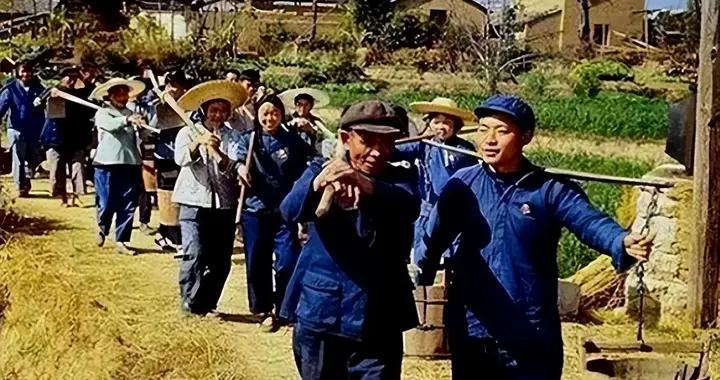 镢头挖出大铜锅，差点扔进钢炉，五个庄稼汉护住中国第三大鼎