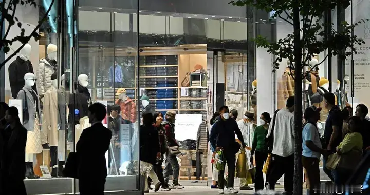 优衣库员工曝偷拍可疑顾客！购物隐私被窥探，谁来给消费者撑腰？