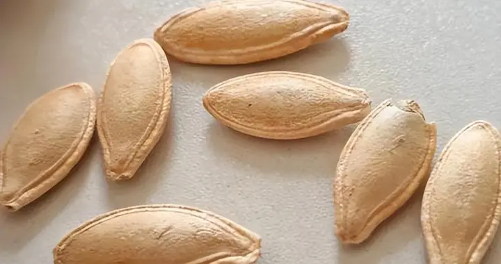 睡觉时总在凌晨3、4点醒来？医生提醒：多吃这3样，一觉到天亮！