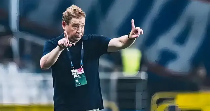 看到李昊在两场比赛中神勇的发挥，就可以落实申花引援团队的差劲