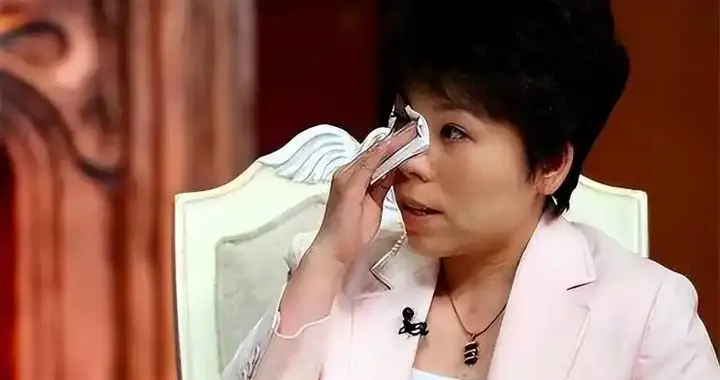 涉贪腐被带走、败光20亿、移民改国籍，邓亚萍身上的谣言太离谱