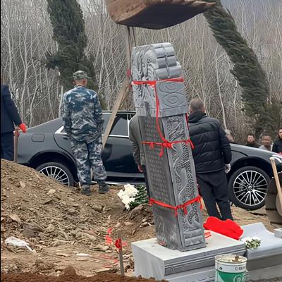 舒元卿：真车陪葬还是第一次见！ 有人过世