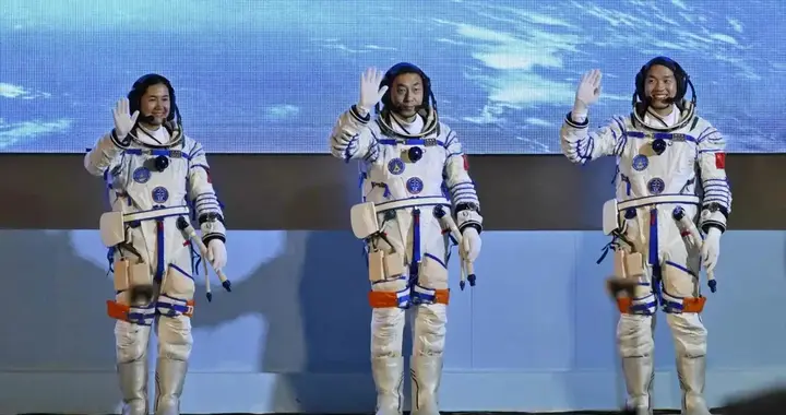 为什么上太空要带一名女航天员？内行人说出实情，看完让人心酸