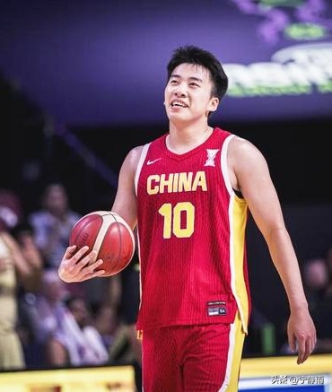 今晚中国男篮“撞上”中国女排，你咋选择？ 19:30: 中国男篮VS塞...