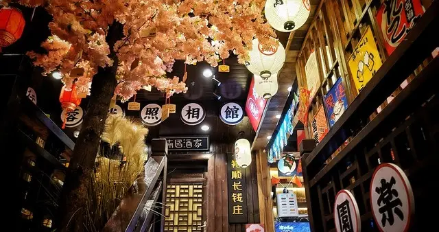 美国一天两度找中国，日本彻底心寒！高市早苗彻底尴尬了