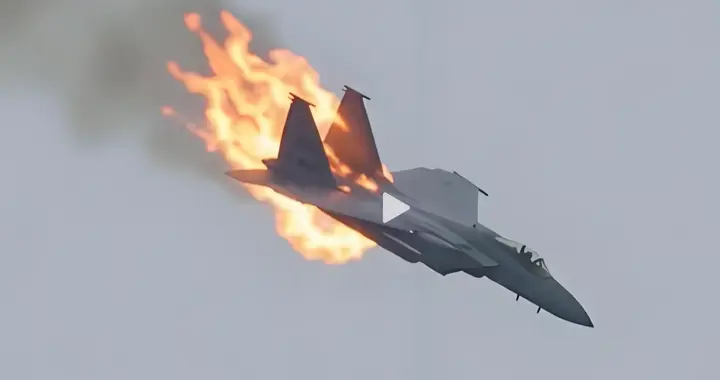 美军机再坠毁酿悲剧？特朗普逆势拉盟友投资，两国押注千亿单入局