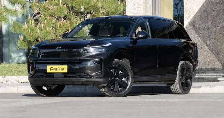 家用纯电SUV，搭载900V架构+激光雷达，配齐冰箱彩电大沙发，真香