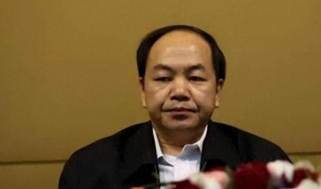 副省长被执行死刑，开了4枪，还没被打死，大喊：我将被载入史册