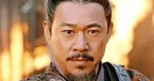 汉献帝真是被曹操挟持的吗？别被小说骗了，看看正史是怎么说的