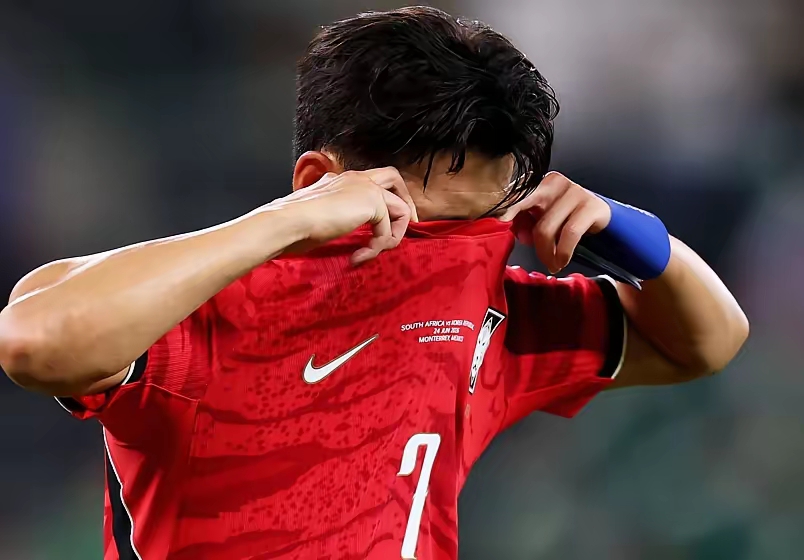 韩国队无缘32强的启示： 1.重赏之下未必有勇夫 如果韩国队挺进32强...