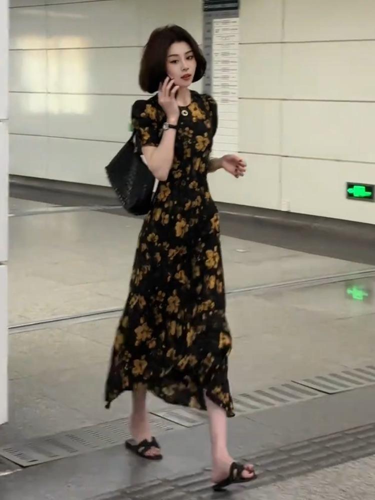 碎花连衣裙穿搭|早秋温柔气质连衣长裙