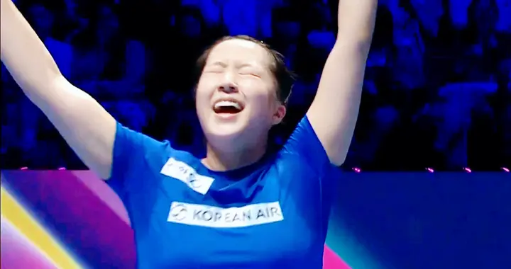 爆冷！申裕斌连赢15球，剃国乒光头，王楚钦4:3达科，国乒仅剩3人